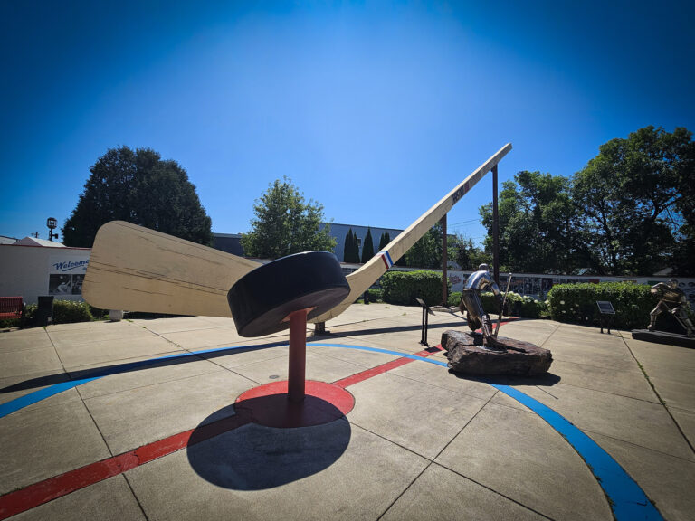 Minnesota Roadside Attractions - World's Largest Hockey Stick