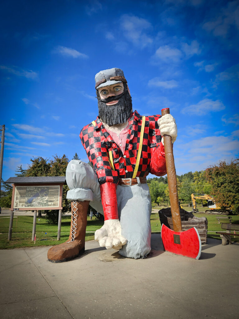 Minnesota Roadside Attractions - World's Largest Paul Bunyan Statue